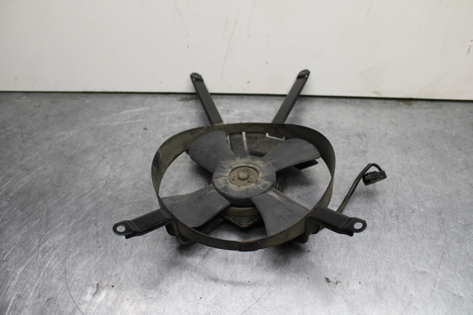 93-94 KAWASAKI NINJA ZX7R ENGINE RADIATOR COOLING FAN BB122