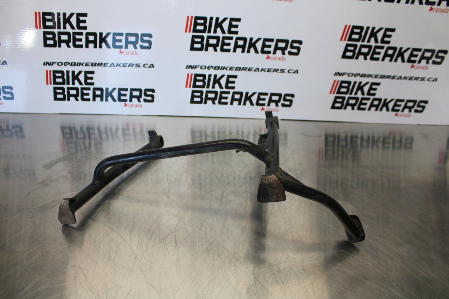 06-12 BMW F800ST CENTER MAIN STAND BB144