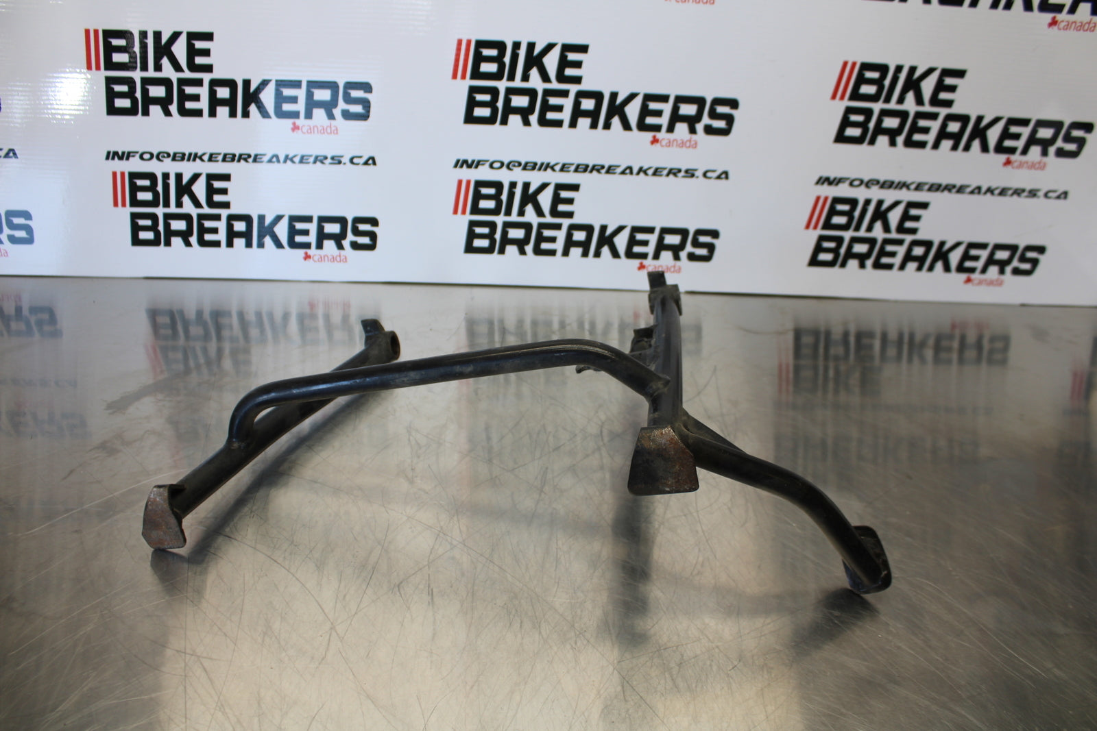 06-12 BMW F800ST CENTER MAIN STAND BB144