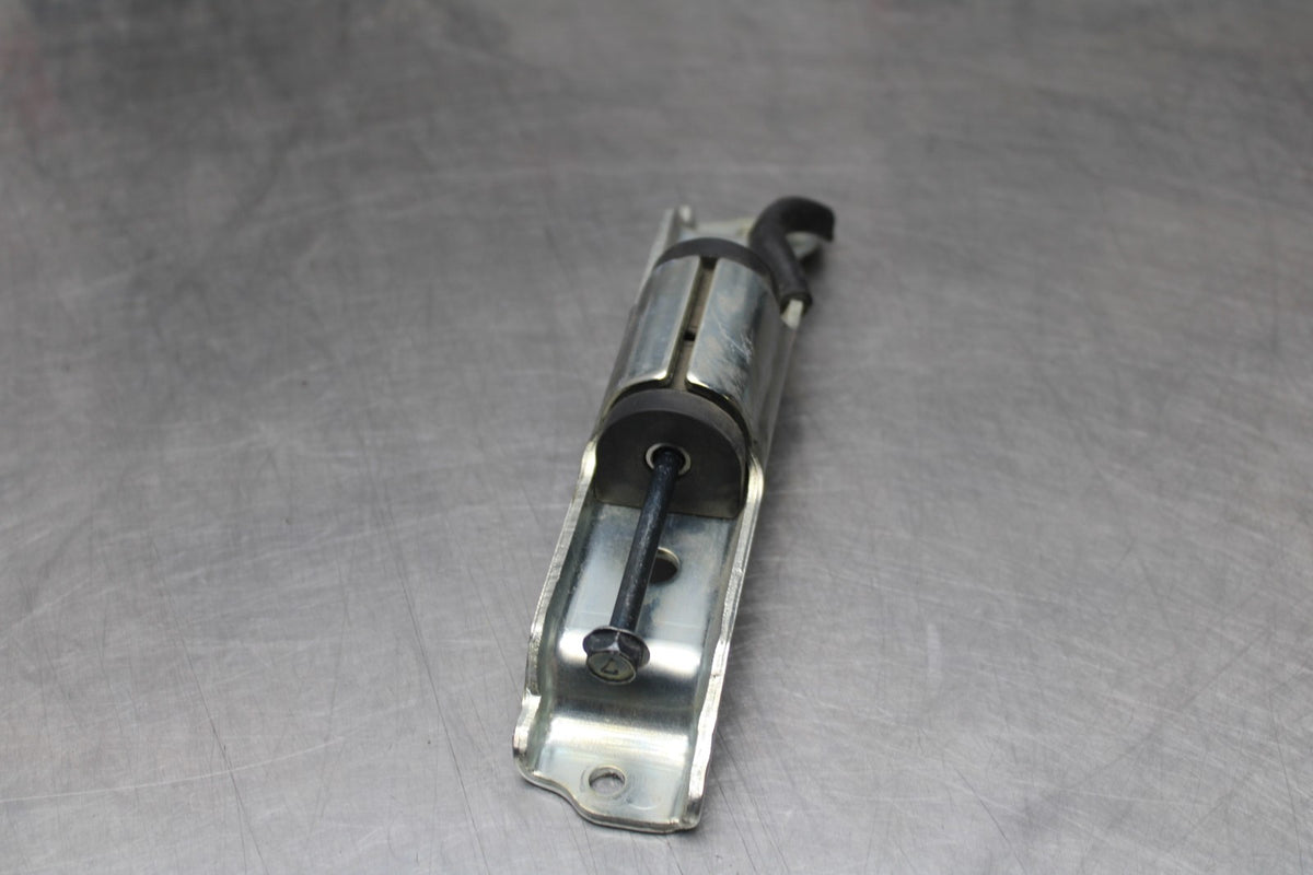 22 KAWASAKI NINJA 1000SX GAS TANK FUEL CELL PETROL RESERVOIR BRACKET MOUNT BB780