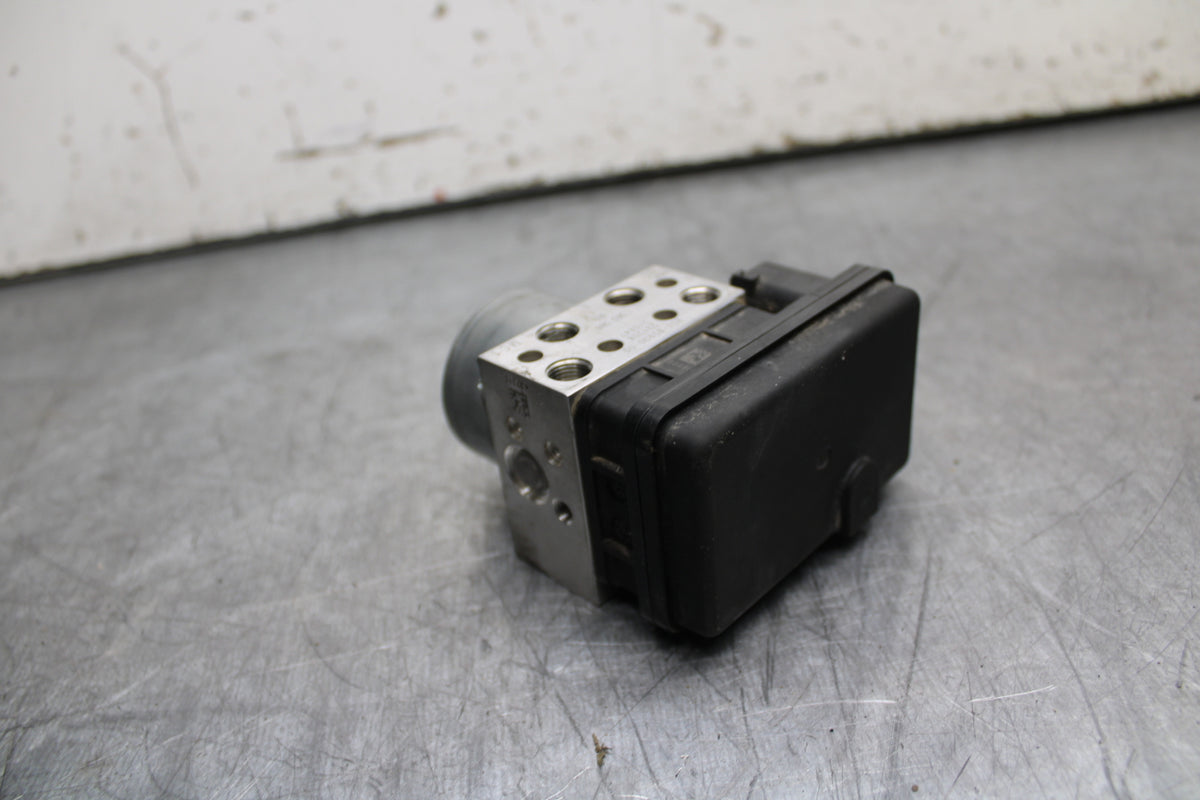 22-24 YAMAHA XSR900 ABS PUMP UNIT MODULE BB710