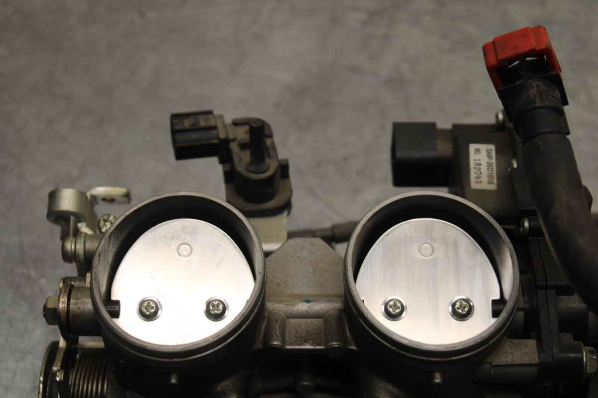 09-12 KAWASAKI NINJA ZX6R MAIN FUEL INJECTORS / THROTTLE BODIES 16163-0128 BB617