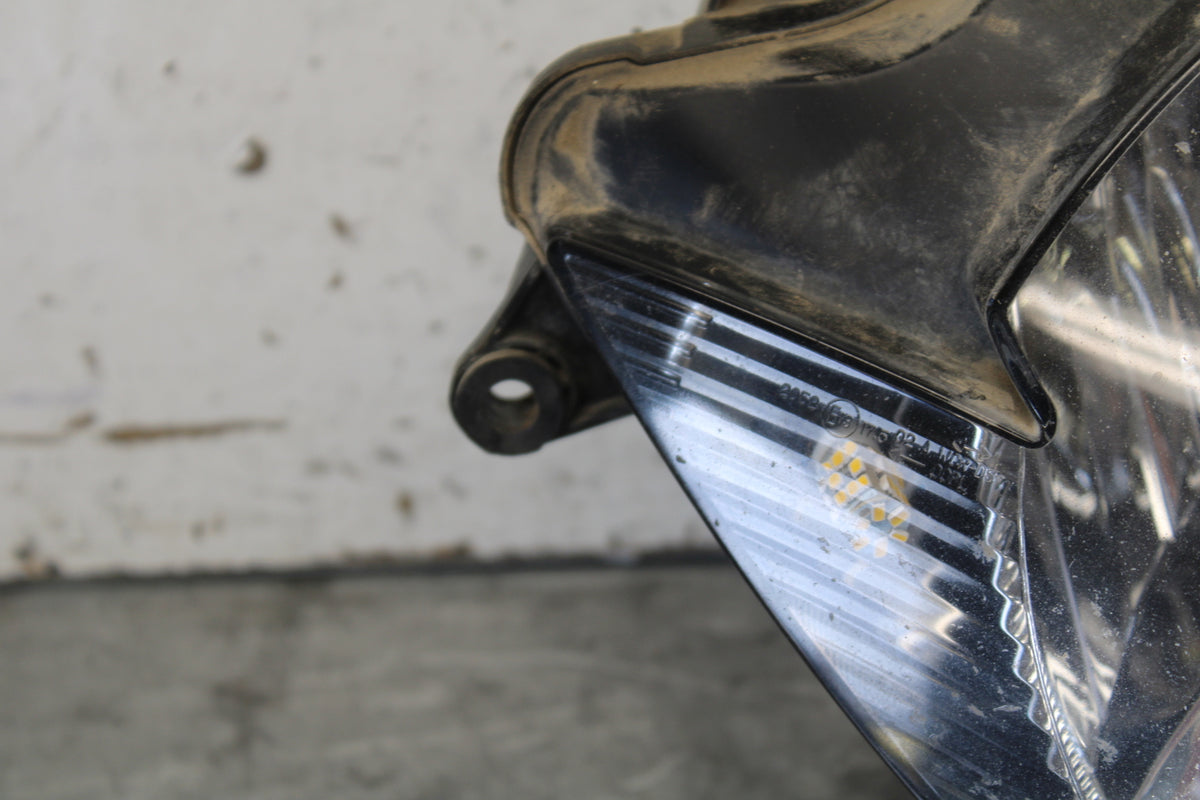 06-07 SUZUKI GSXR 600 FRONT HEADLIGHT HEAD LIGHT LAMP BB694