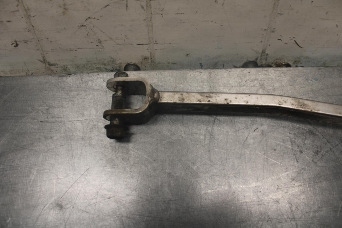 97-98 SUZUKI GSXR 600 SRAD REAR BACK BRAKE TORQUE ROD SHAFT BAR BB455