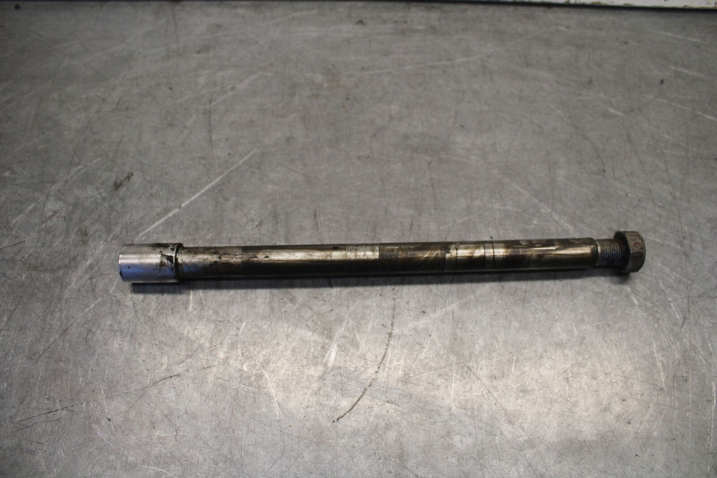 05-06 YAMAHA ROYAL STAR REAR AXLE BACK WHEEL RIM PIVOT BOLT AXEL BB697
