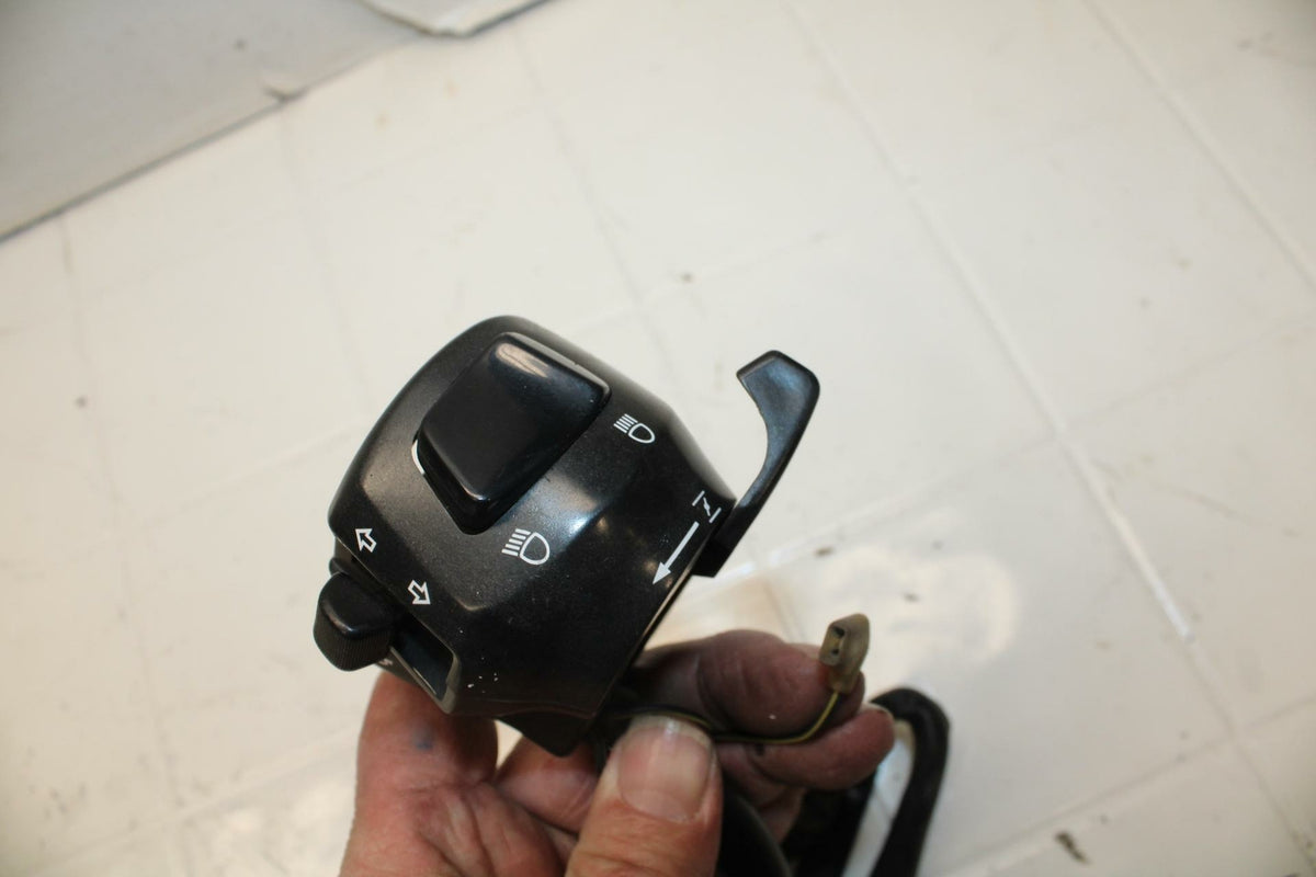 97-00 SUZUKI BANDIT 1200 LEFT CLIP ON HANDLE HORN SIGNALS SWITCH SWITCHES BB08