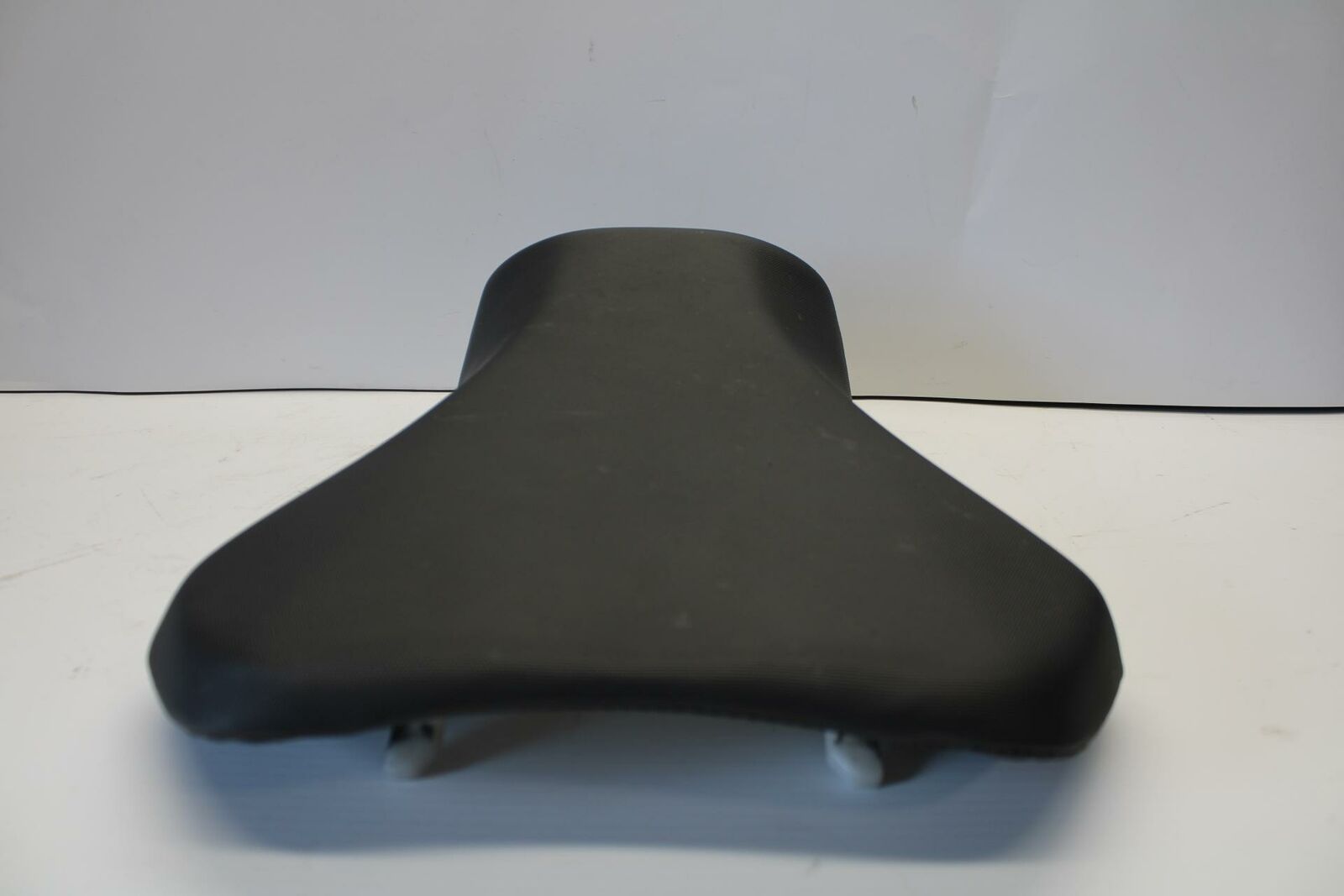 11-21 SUZUKI GSXR600 FRONT DRIVERS SEAT PAD SADDLE PILLION BB252