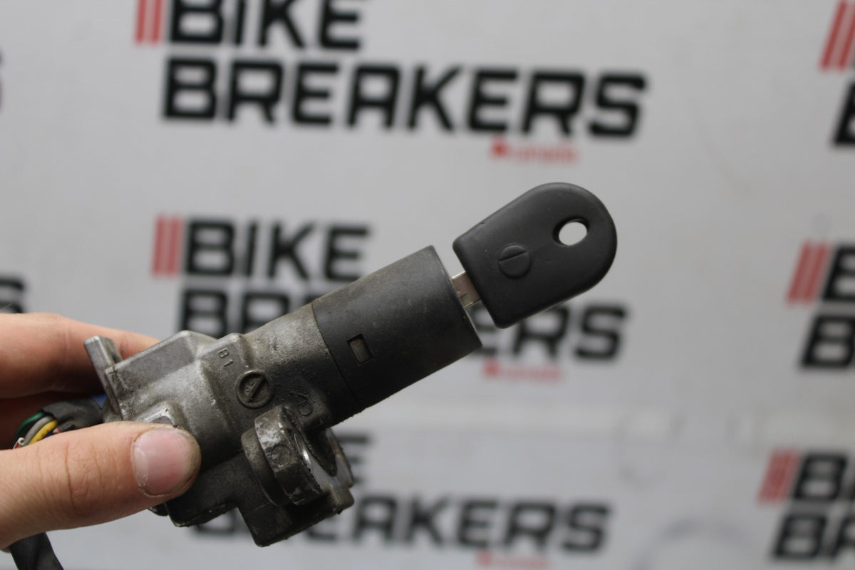 05 DUCATI SUPERSPORT 800 IGNITION LOCK KEY SET W/ GAS CAP AND SEAT LOCK BB913