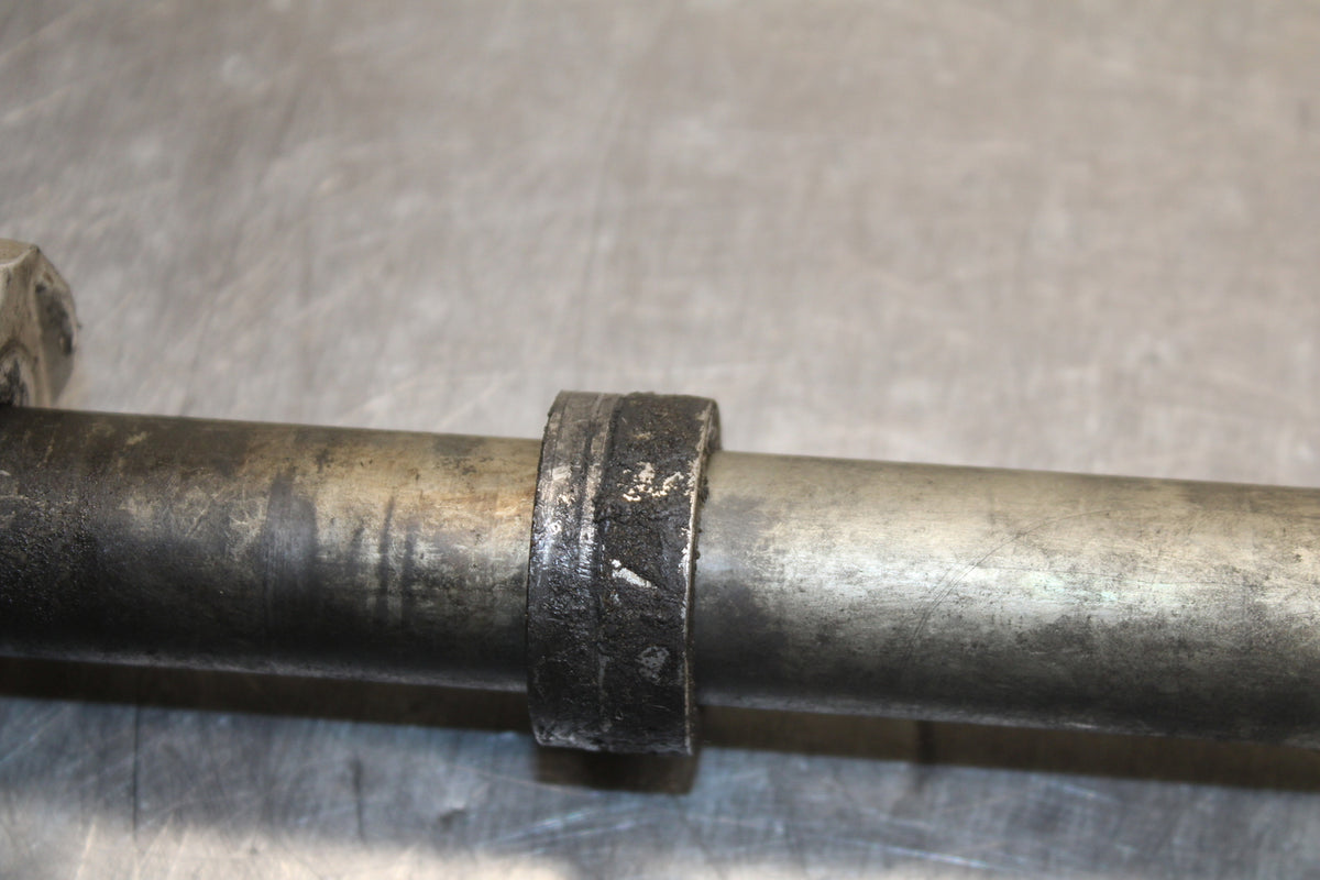 08-10 SUZUKI GSXR 600 REAR AXLE BACK WHEEL RIM PIVOT BOLT AXEL BB132