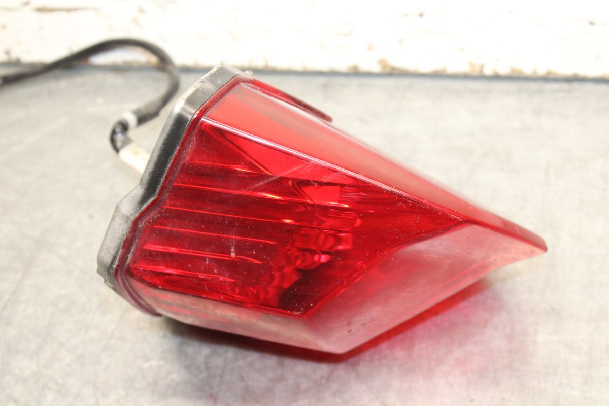 09-15 YAMAHA FZ6R REAR TAIL TAILLIGHT BACK BRAKE LIGHT BB719