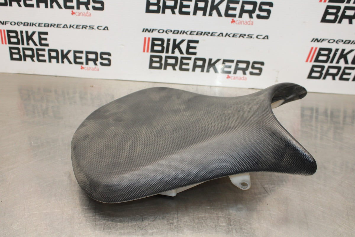 07-08 KAWASAKI NINJA ZX6R FRONT DRIVERS SEAT PAD SADDLE PILLION BB199
