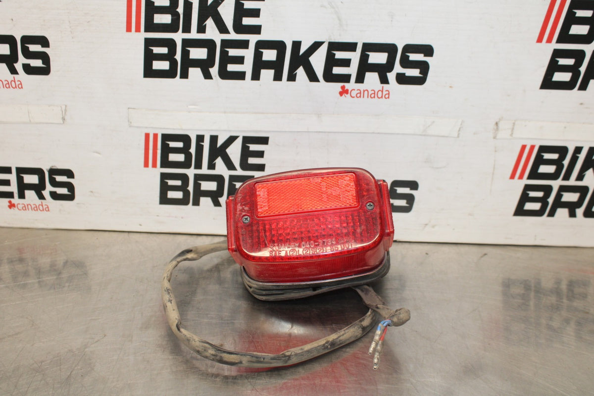 97 KAWASAKI VULCAN 1500 VN1500D CLASSIC TAILLIGHT REAR TAIL BRAKE LIGHT BB936