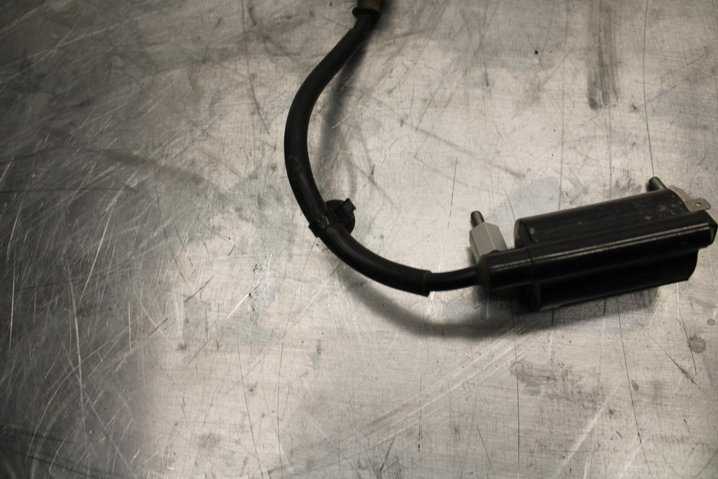 17-23 SUZUKI GSXR 250 GSX250RL8 IGNITION COIL SPARK PLUG CAP RIGHT BB490