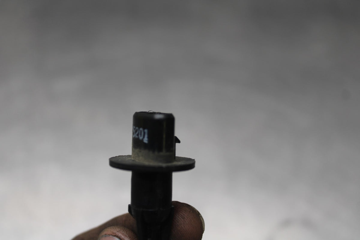 05 YAMAHA YZF R6 AIR INTAKE TEMPERATURE TEMP SENSOR BB858