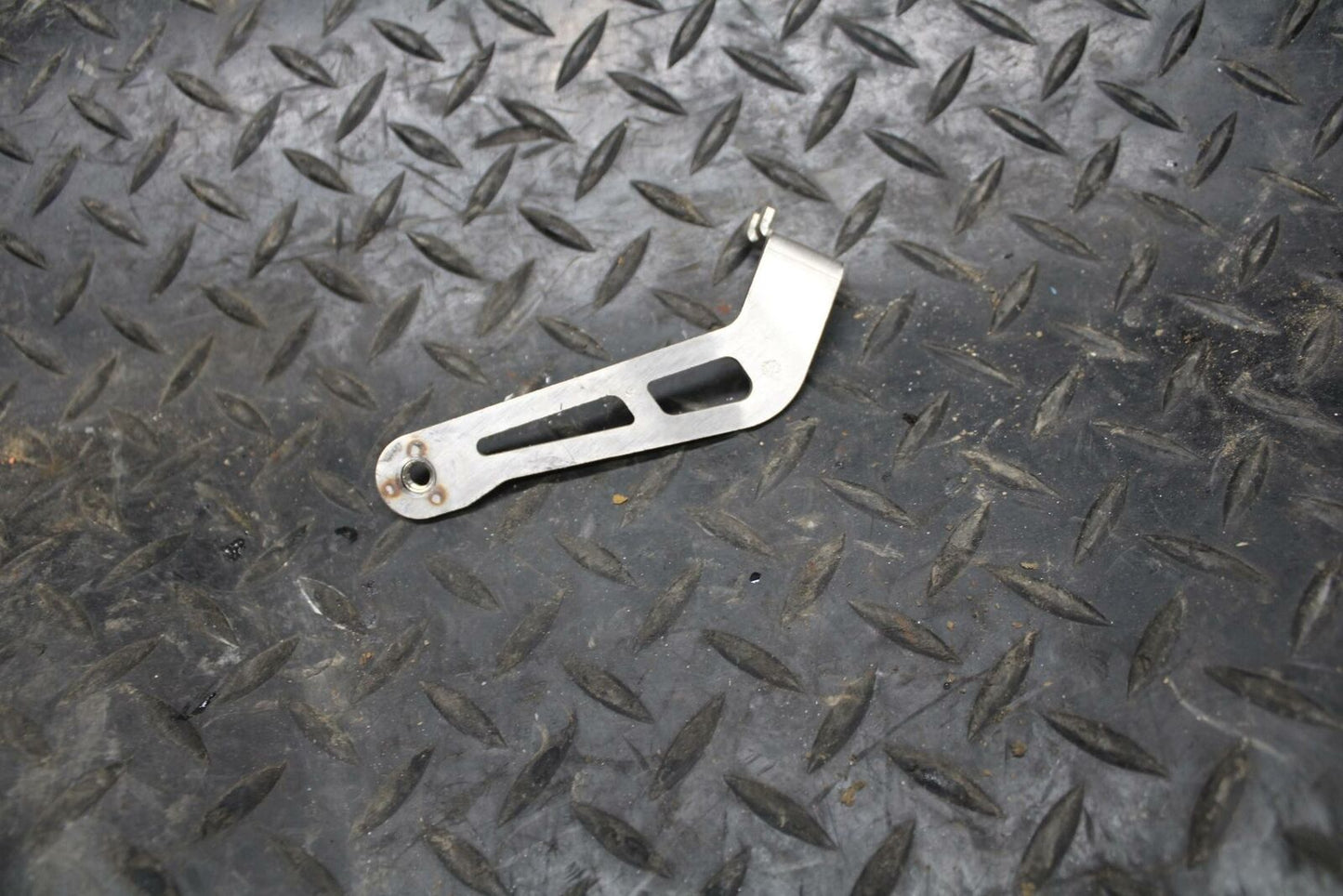 13 SUZUKI GSXR750 ENGINE RADIATOR MOTOR COOLER COOLING RADIATER BRACKET BB217