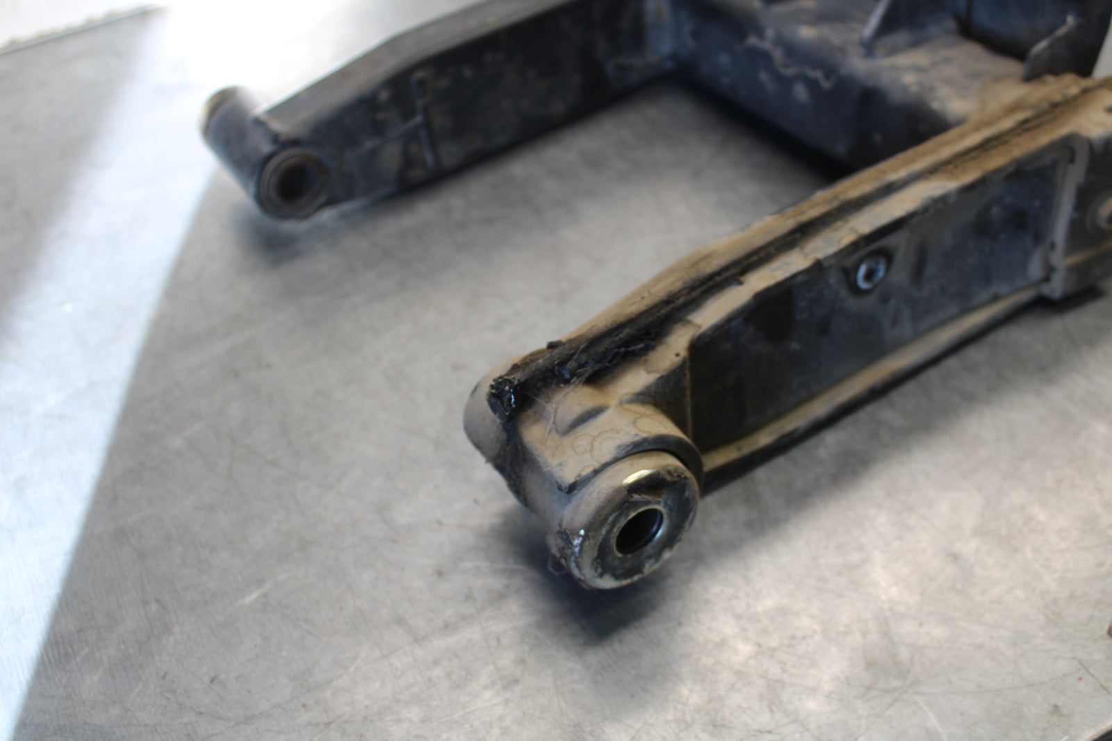 09-15 YAMAHA FZ6R REAR SWINGARM BACK SUSPENSION SWING ARM BB686
