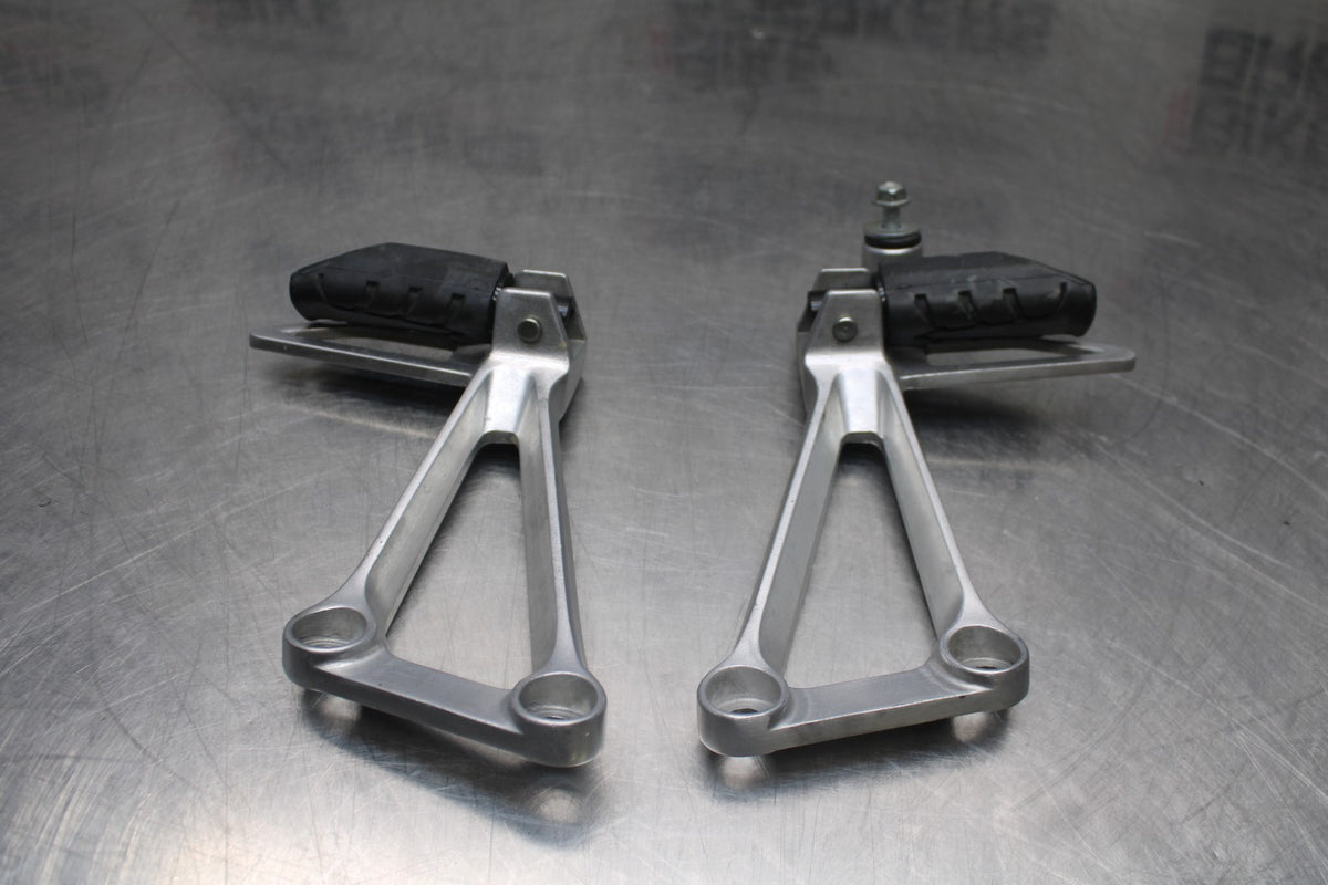 15-19 HONDA CBR300R REAR BACK PASSENGER PEG SET PAIR BB800