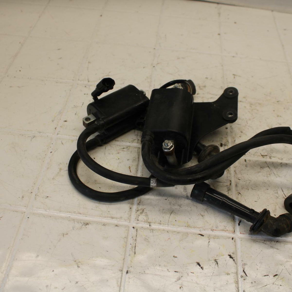 07 SUZUKI SV650 IGNITION COILS COIL SPARK PLUG CAPS BB13