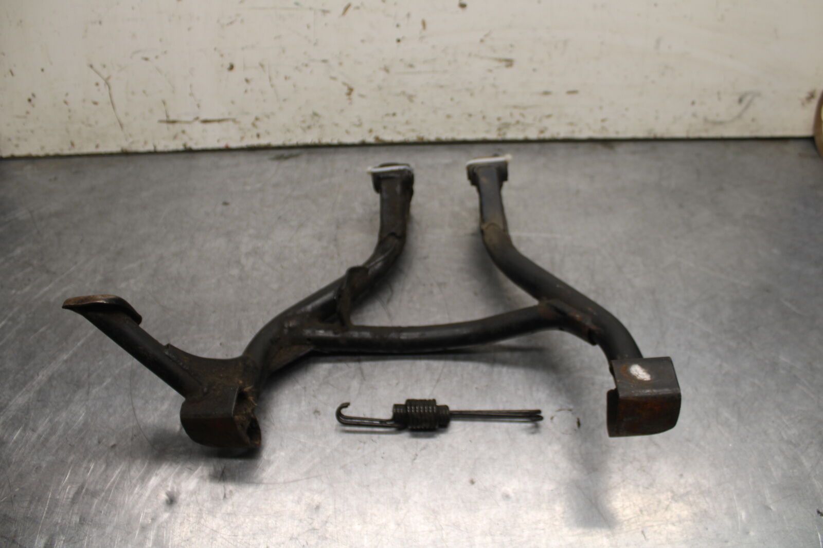 04-05 SUZUKI KATANA 750 GSX750F CENTER MAIN STAND BB110