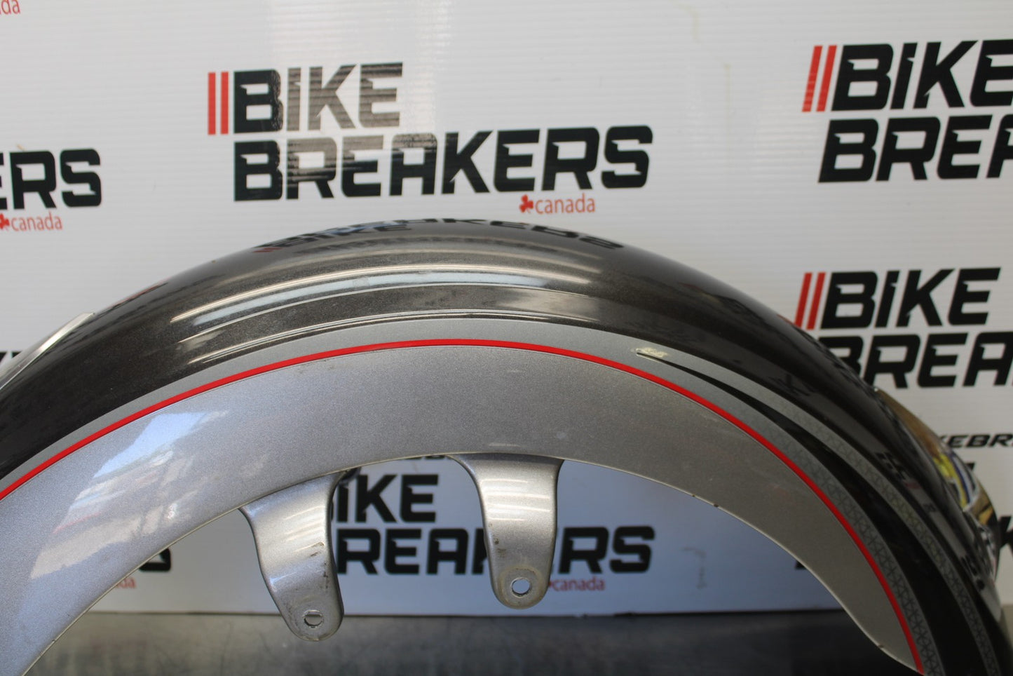 05-06 VICTORY KINGPIN DELUXE FRONT WHEEL FENDER BB195