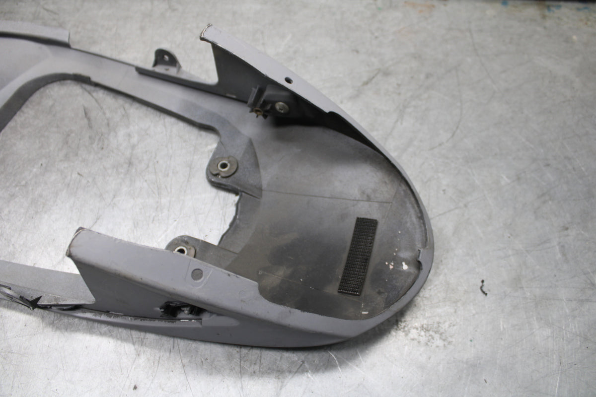 08-10 SUZUKI GSXR 600  CENTER REAR BACK TAIL FAIRING COWL BB101