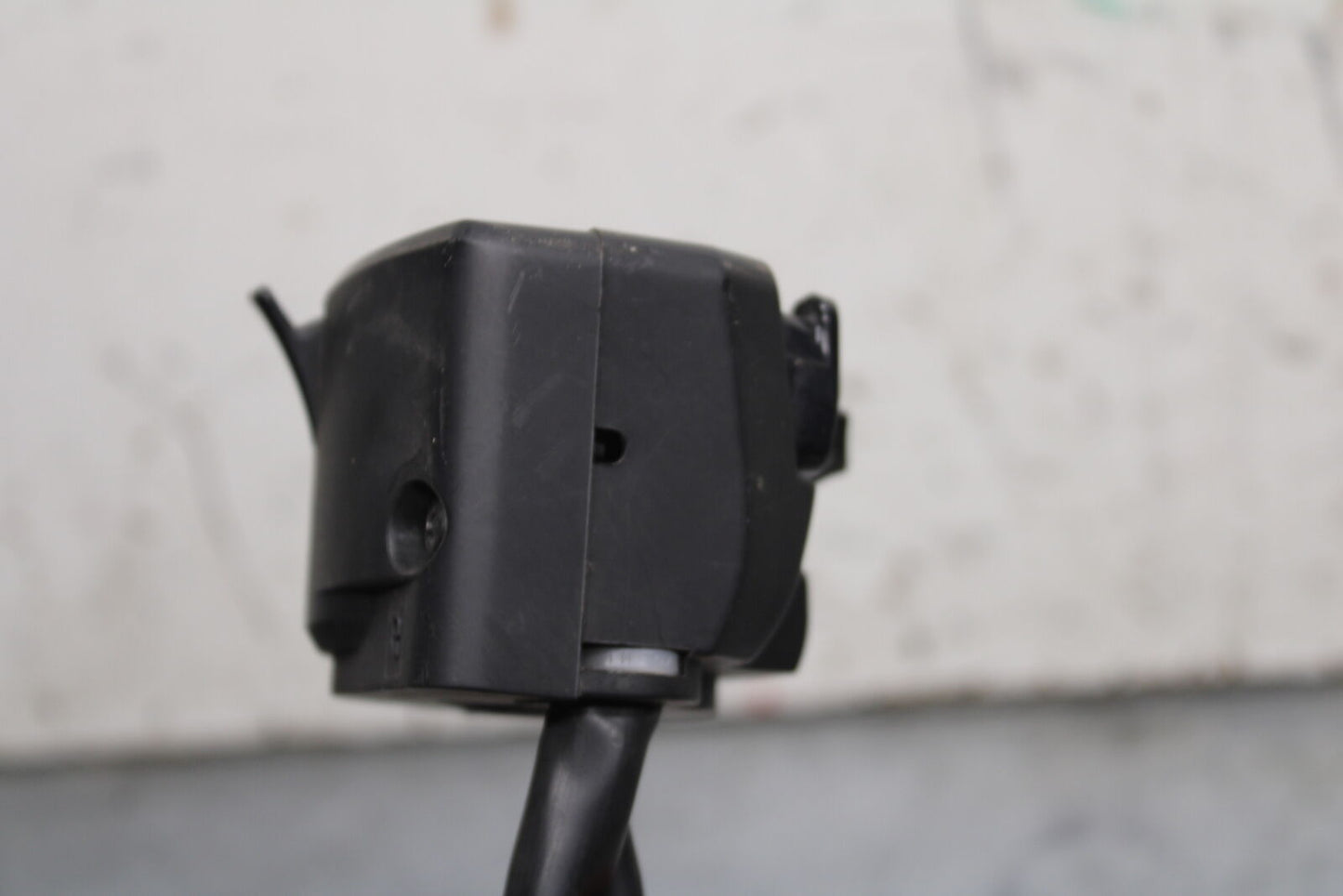 19-22 KAWASAKI Z400 LEFT CLIP ON HANDLE HORN SIGNALS SWITCH SWITCHES BB738