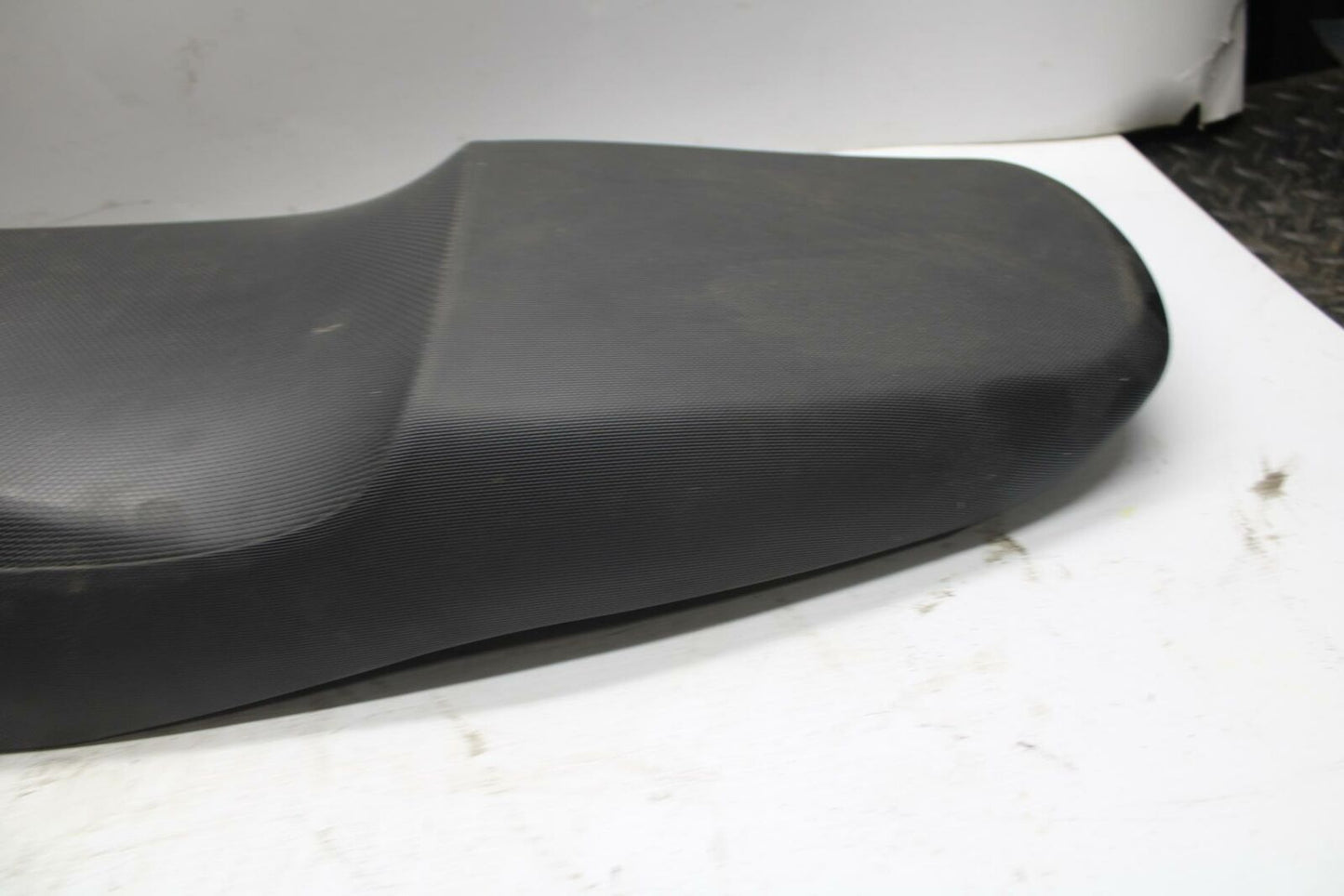 04-09 SUZUKI GS500F FRONT REAR SEAT SADDLE BB278