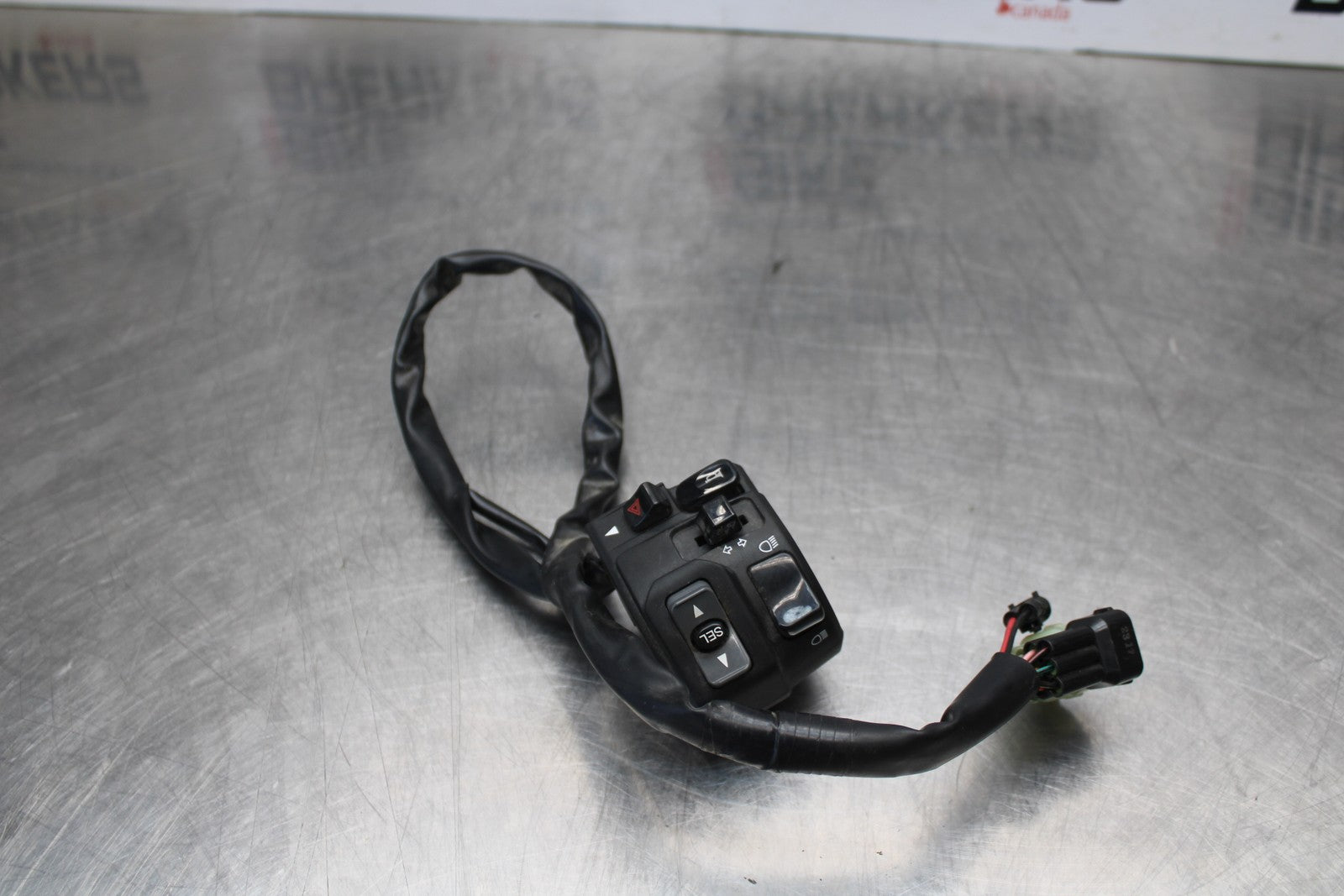 21-23 KAWASAKI NINJA ZX6R LEFT CLIP ON HANDLE HORN SIGNALS SWITCH SWITCHES BB179