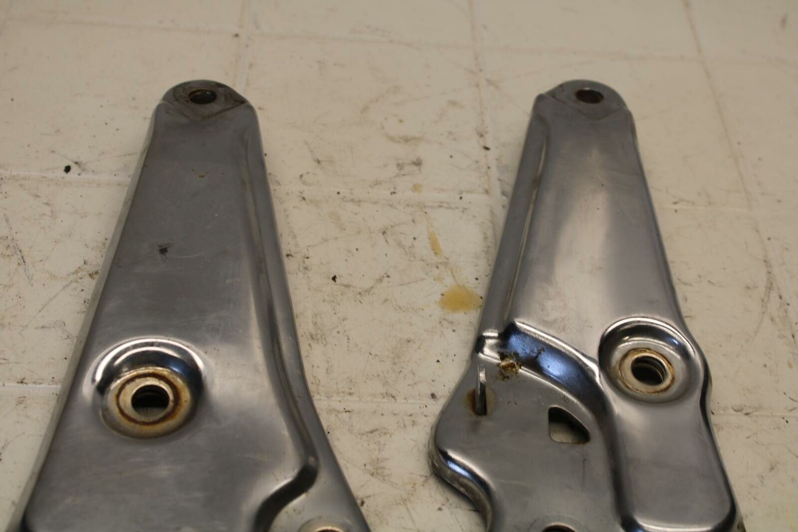 80-83 SUZUKI GS750E RIGHT LEFT FRAME COVERS BB19