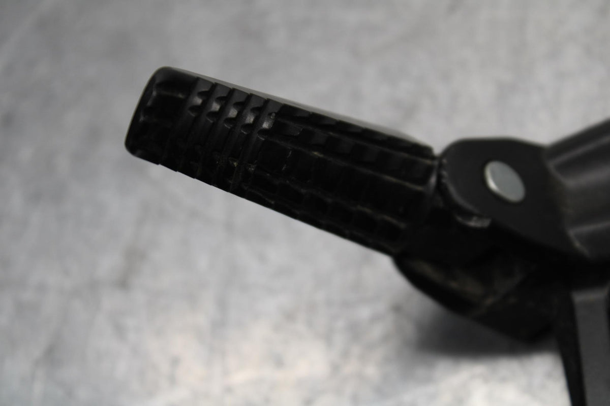11-23 SUZUKI GSXR 600 LEFT REAR BACK PASSENGER PEG BB582