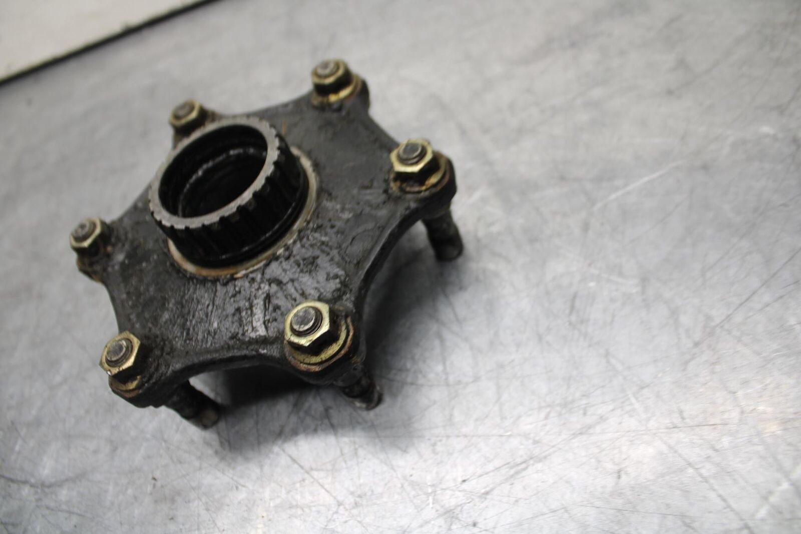 1983 Honda V45 Magna VF750C REAR HUB WHEEL BB91