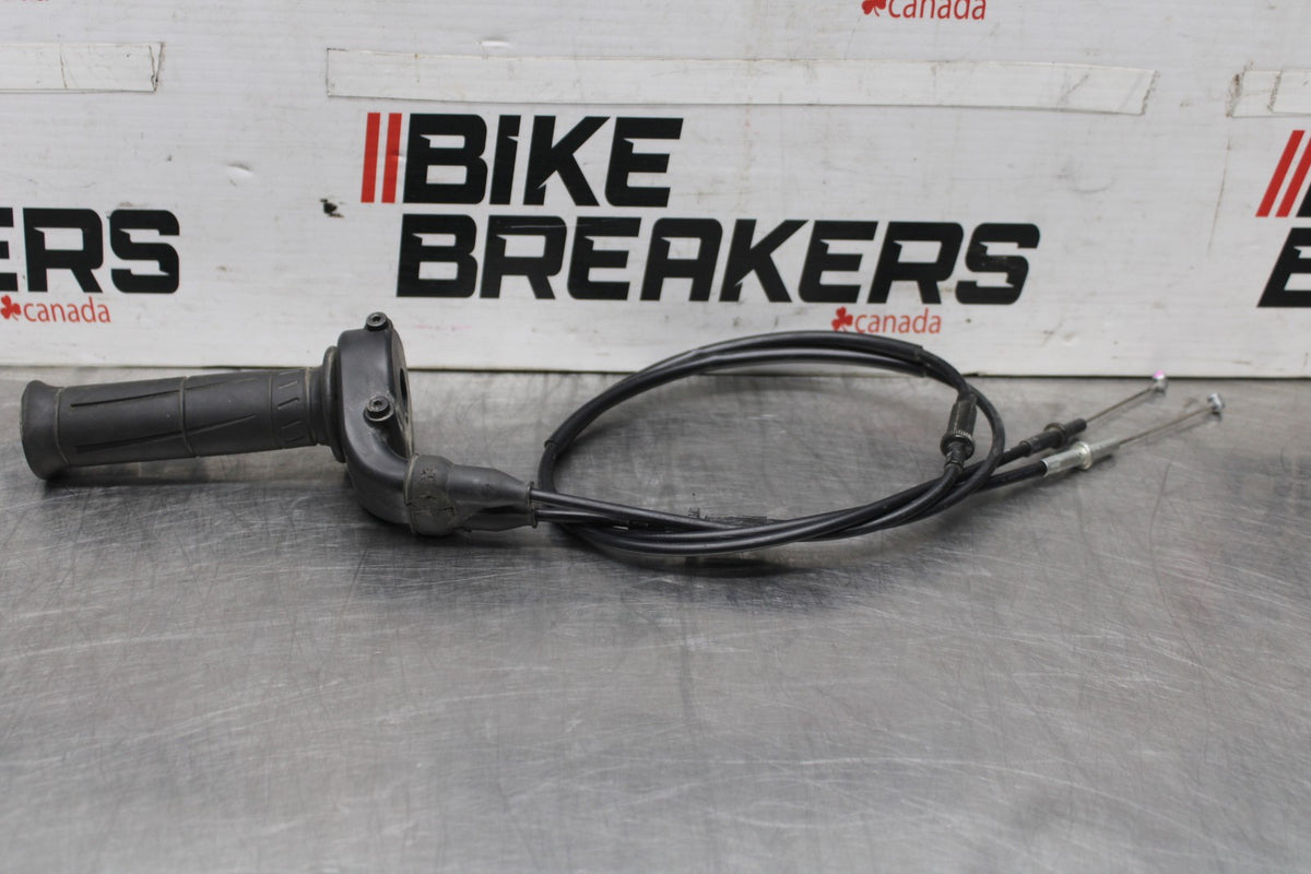 24-25 KAWASAKI NINJA ZX6R THROTTLE CABLES LINES & HOUSING BB939