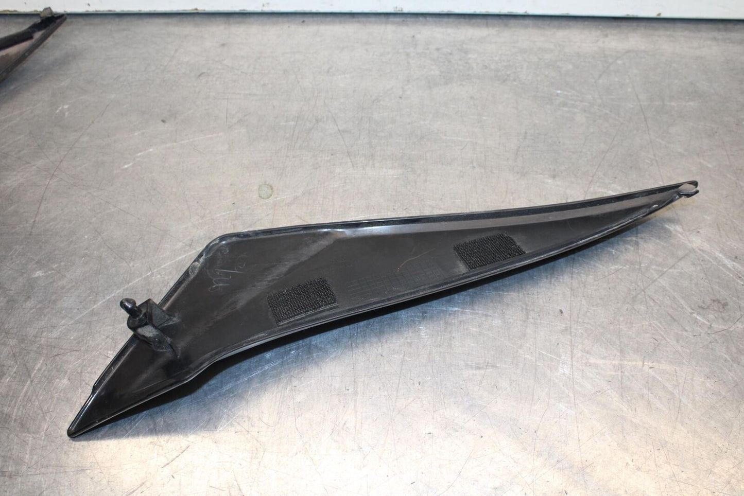 2011 Suzuki GSXR600 RIGHT LEFT FRONT SIDE SEAT PANELS TRIMS COWLS BB605