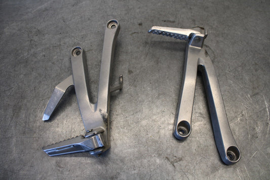 07-12 HONDA CBR600RR REAR BACK PASSENGER PEG SET PAIR BB672