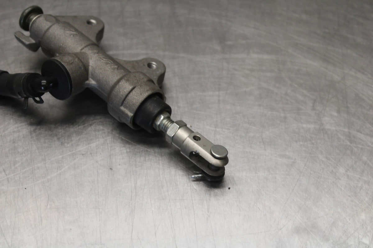 08-16 YAMAHA YZF R6 REAR BACK BRAKE MASTER CYLINDER W RESERVOIR BB929