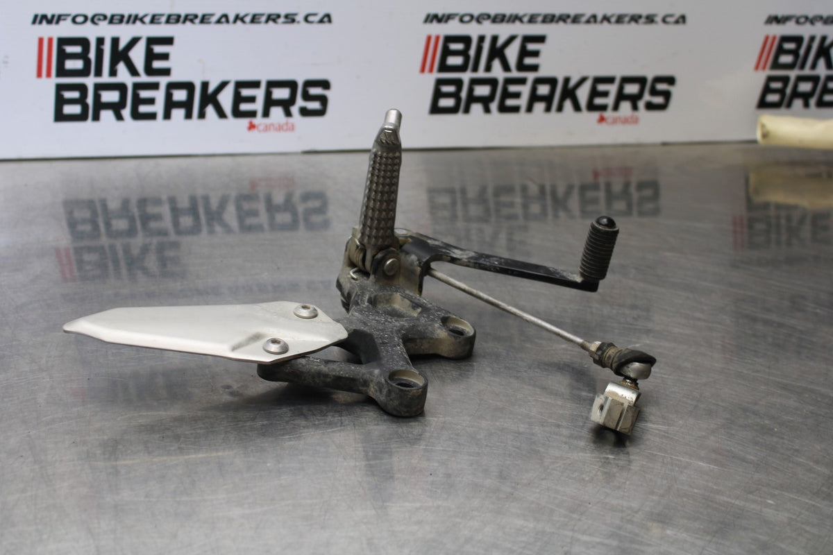 24-25 KAWASAKI NINJA ZX4R LEFT REARSET REAR SET DRIVER FOOT PEG REST STOP BB174