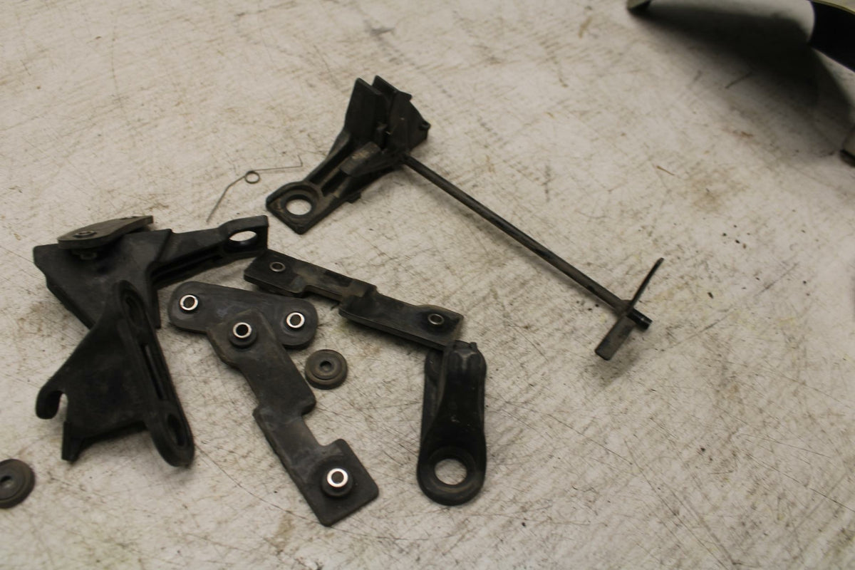 07-13 BMW R1200GS ADVENTURE REAR PASSENGER SEAT LATCH LOCK ASSEMBLY BB368