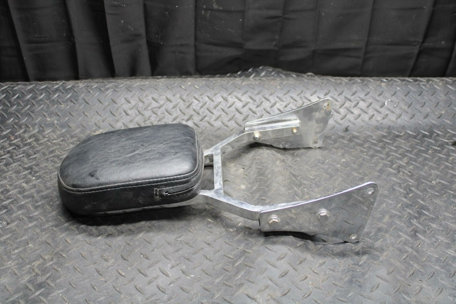 05-06 KAWASAKI VULCAN 1500 VN1500 CLASSIC BACK REST SISSY BAR BB220