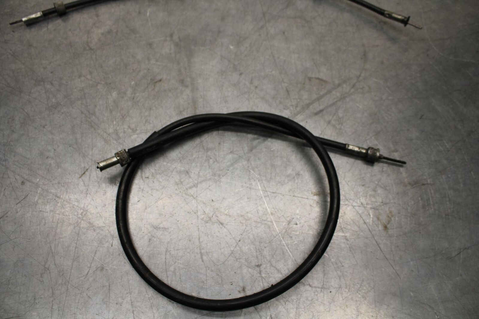 1977 Yamaha XS750 SPEEDOMETER AND TACHOMETER CABLE SPEEDO LINE   bb554