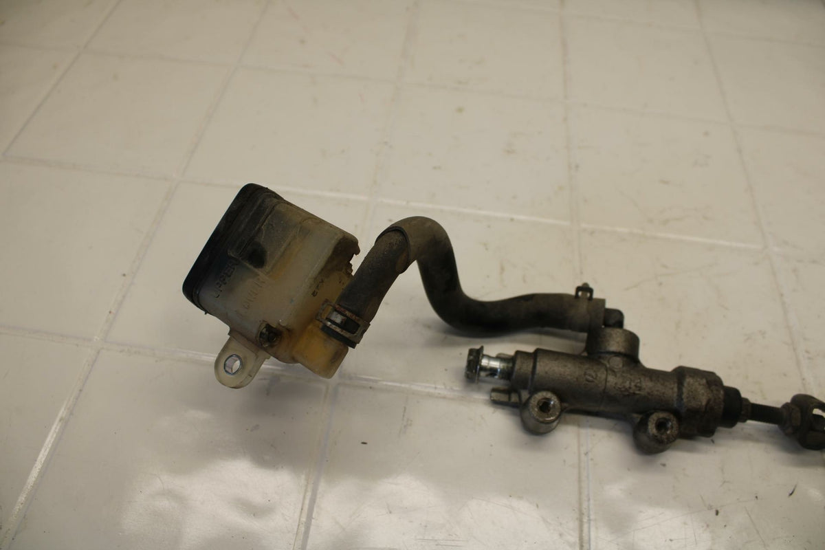 08-10 SUZUKI GSXR750 REAR BACK BRAKE MASTER CYLINDER W RESERVOIR BB396