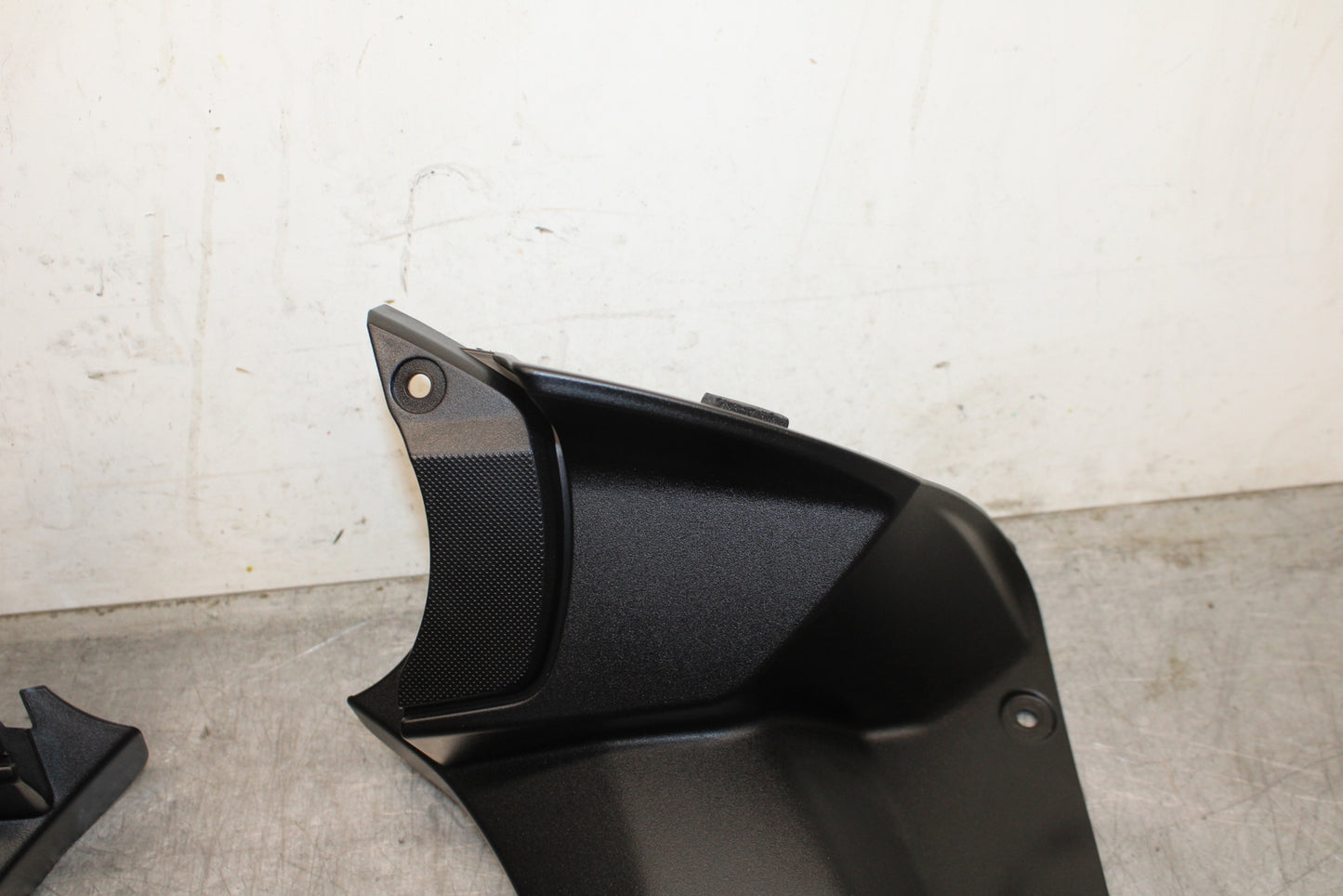 12-25 KAWASAKI NINJA ZX14R RIGHT LEFT FRONT DUCT COVERS PANELS COWLS BB757
