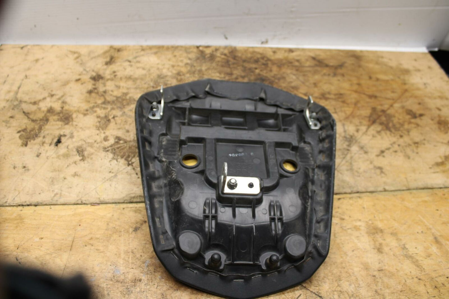 06-15 YAMAHA FZ1 REAR BACK PASSENGER TANDEM SEAT PAD SADDLE PILLION BB326