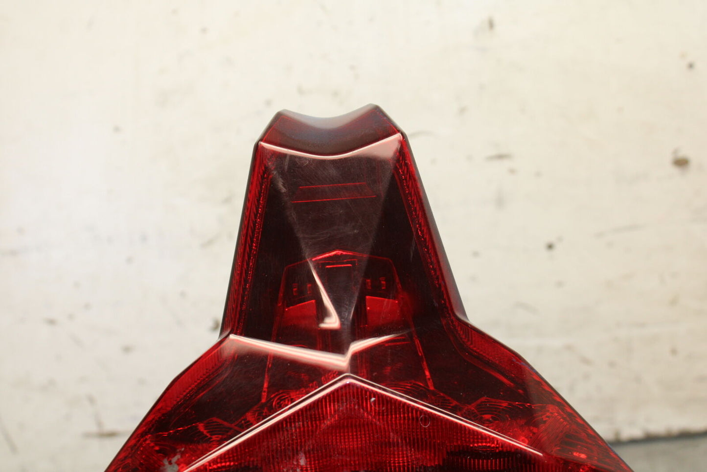 19-22 KAWASAKI Z400 REAR TAIL TAILLIGHT BACK BRAKE LIGHT BB708