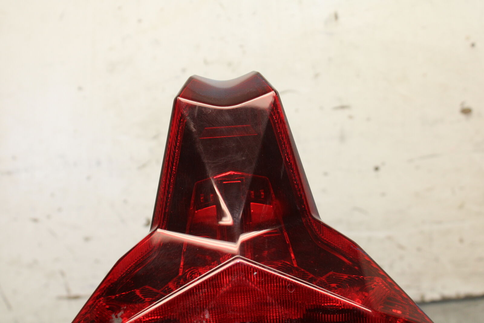 19-22 KAWASAKI Z400 REAR TAIL TAILLIGHT BACK BRAKE LIGHT BB708