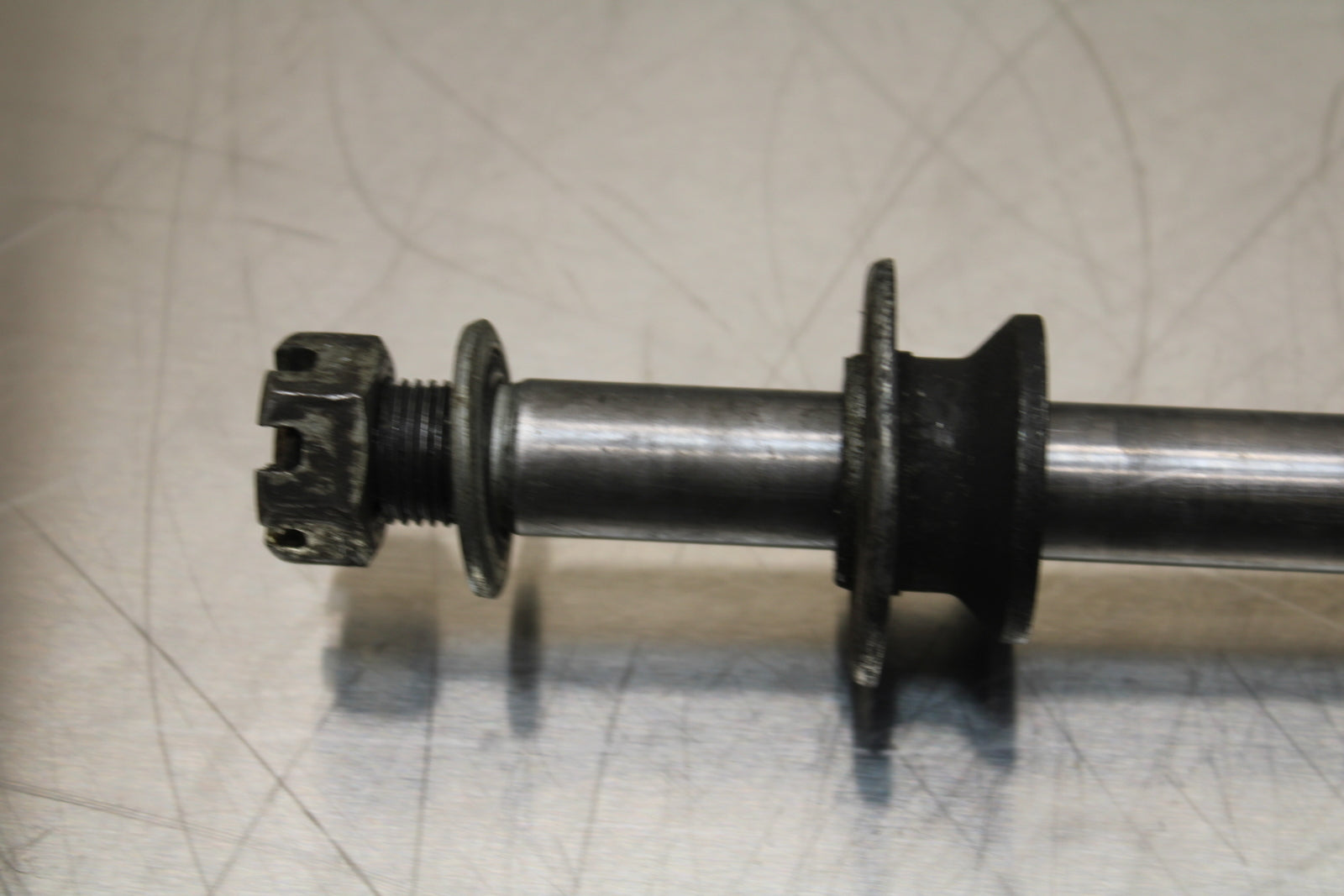 86 SUZUKI GS750ES REAR AXLE BACK WHEEL RIM PIVOT BOLT AXEL BB140