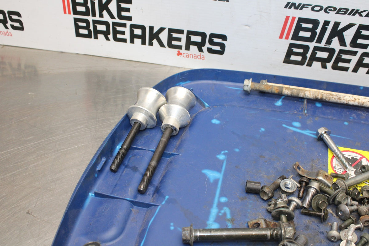 06 SUZUKI SV650S MOUNTING BOLTS HARDWARE MOTOR SCREWS BB783