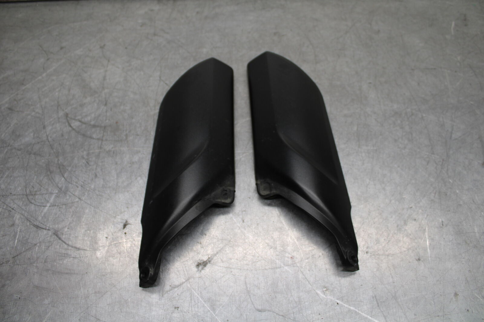 12-17 KAWASAKI ER-6N Z650 FRONT FORK GUARD COVER SET PAIR BB709
