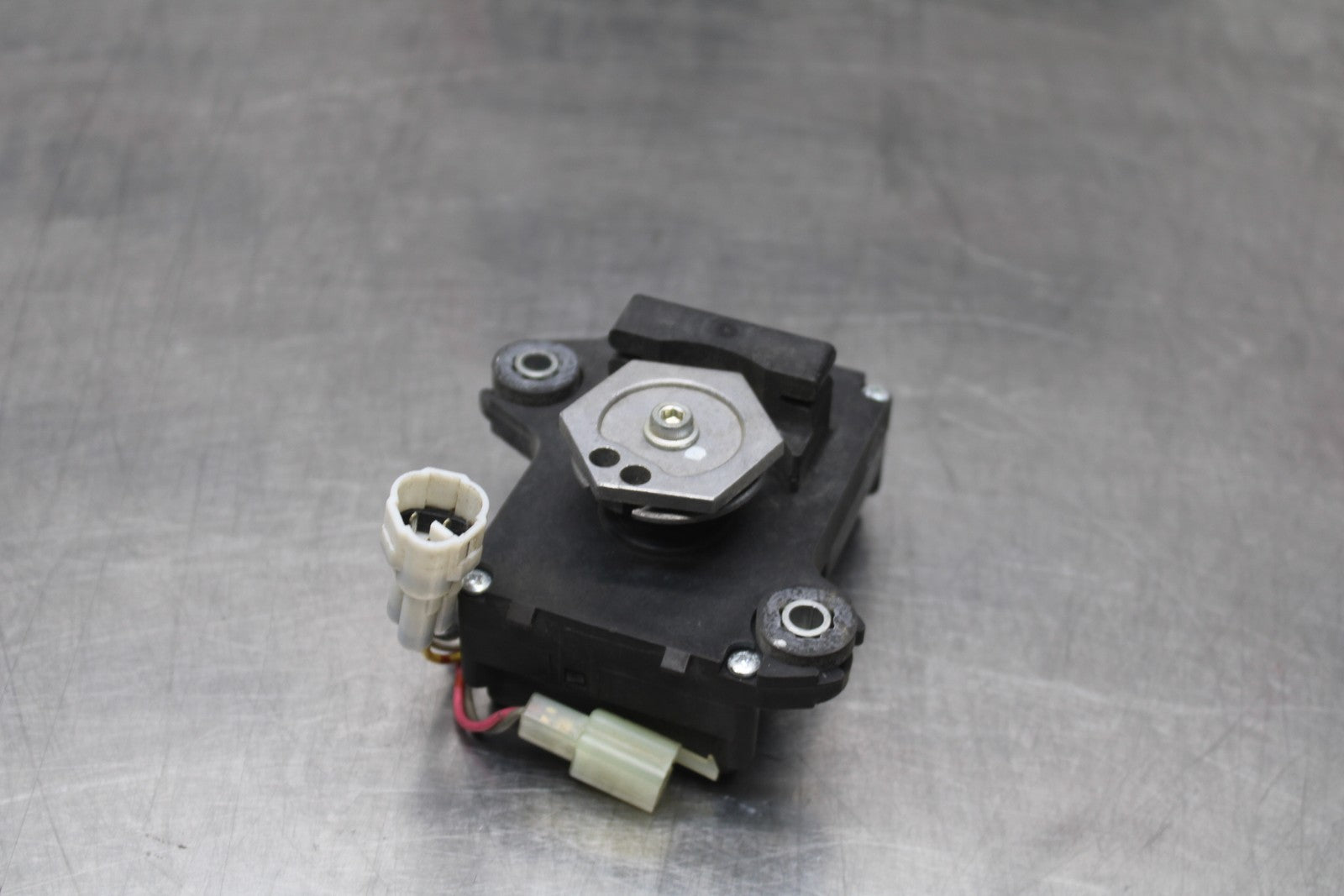08-10 SUZUKI GSXR 600 EXHAUST VALVE SERVO MOTOR BB202