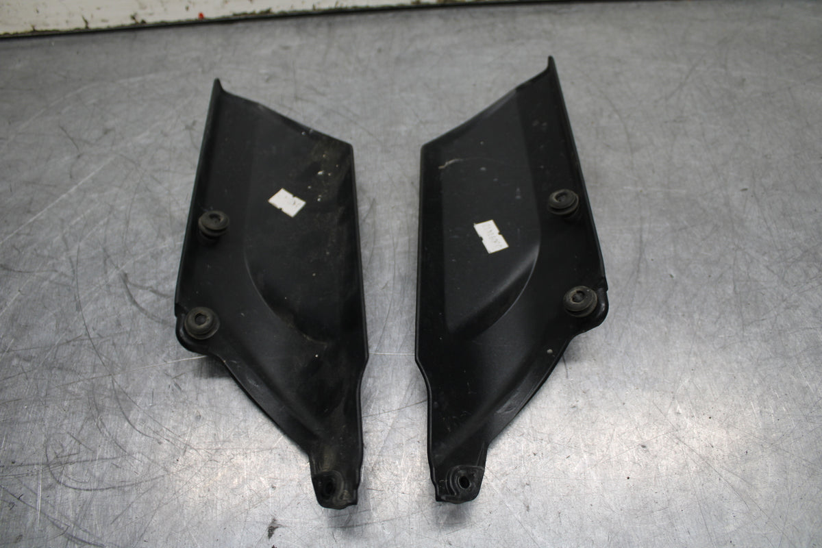 12-17 KAWASAKI ER-6N Z650 FRONT FORK GUARD COVER SET PAIR BB709