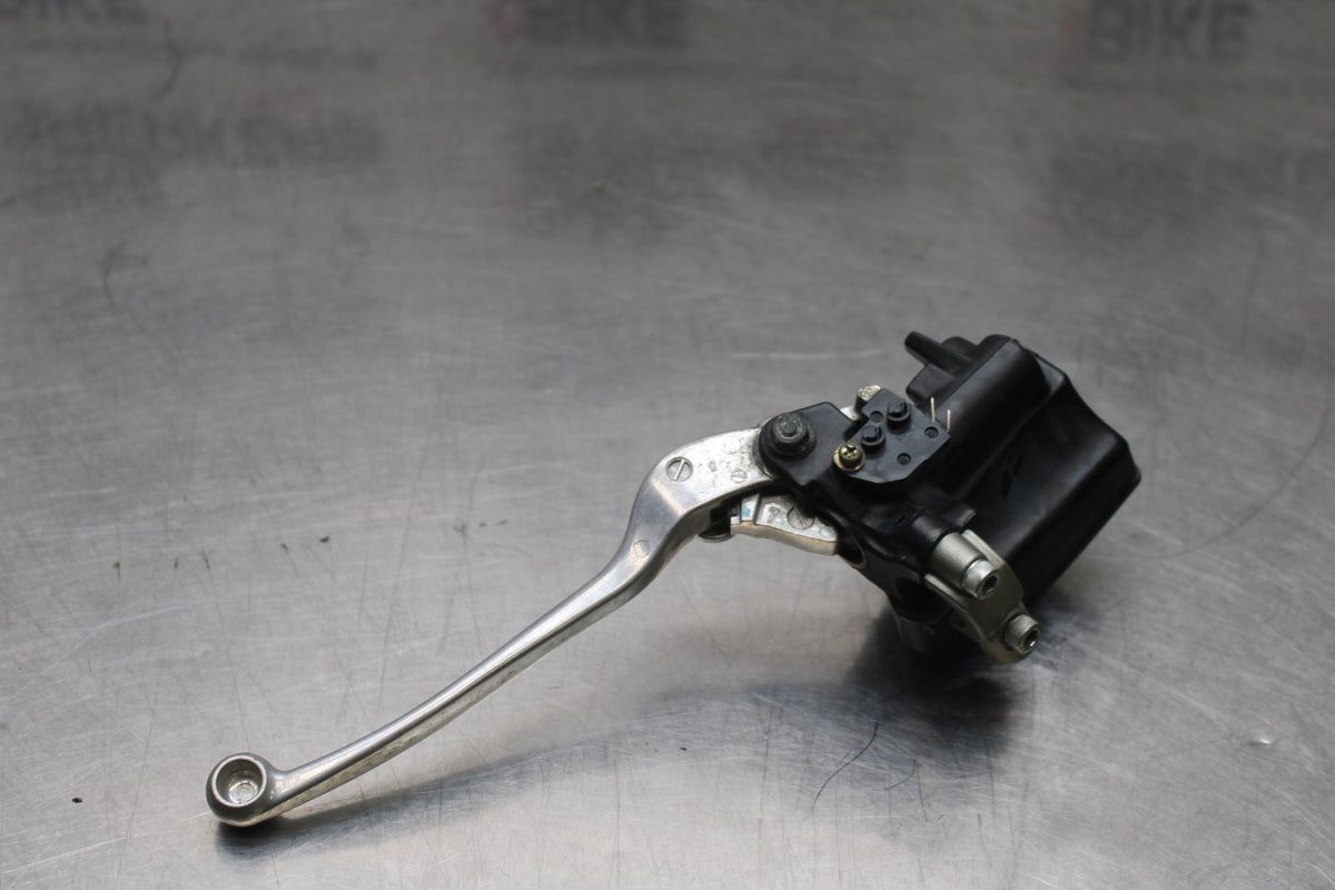 06 KAWASAKI Z750 FRONT BRAKE MASTER CYLINDER w/ LEVER BB837